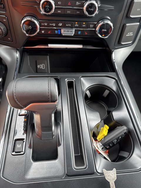 2025 Ford F-150 Lariat photo 34