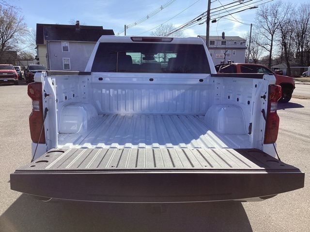 2025 Chevrolet Silverado 1500 LT photo 3