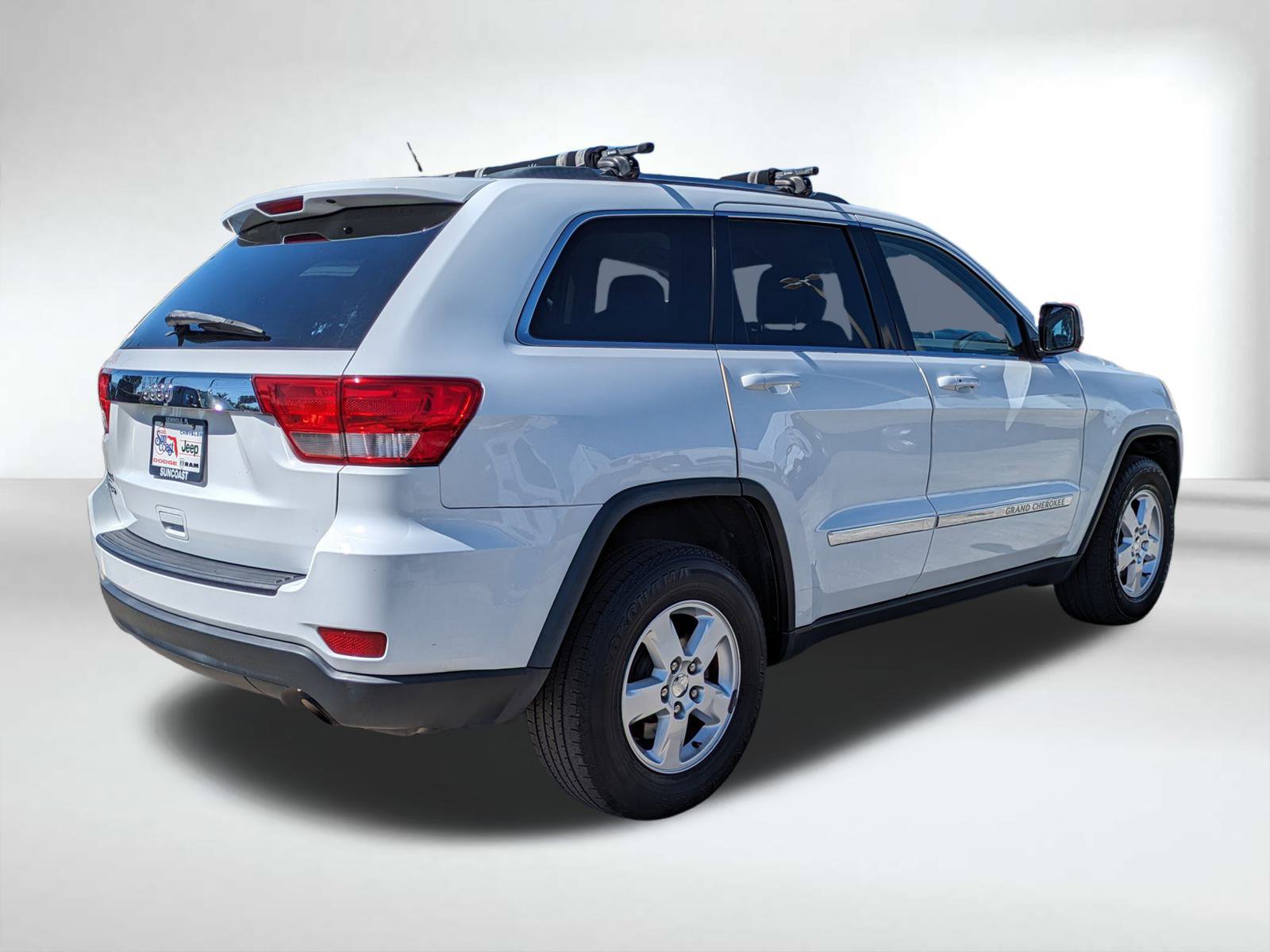 2013 Jeep Grand Cherokee Laredo photo 2