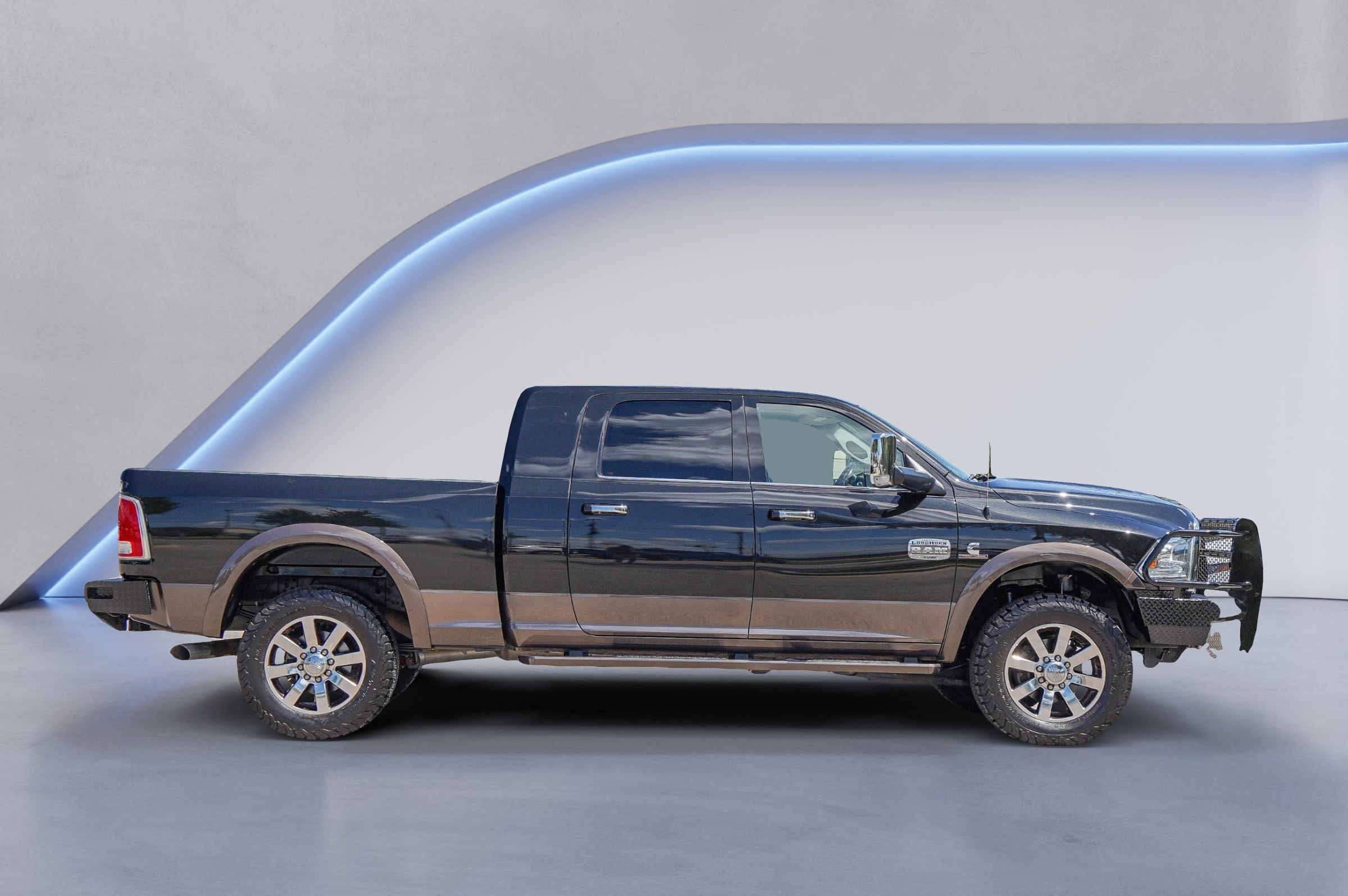 2018 Ram 3500 Laramie Longhorn photo 3