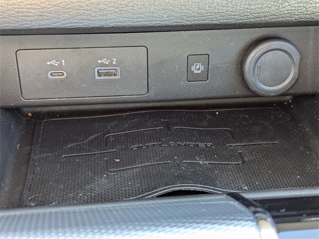 2023 Mitsubishi Outlander SEL photo 22