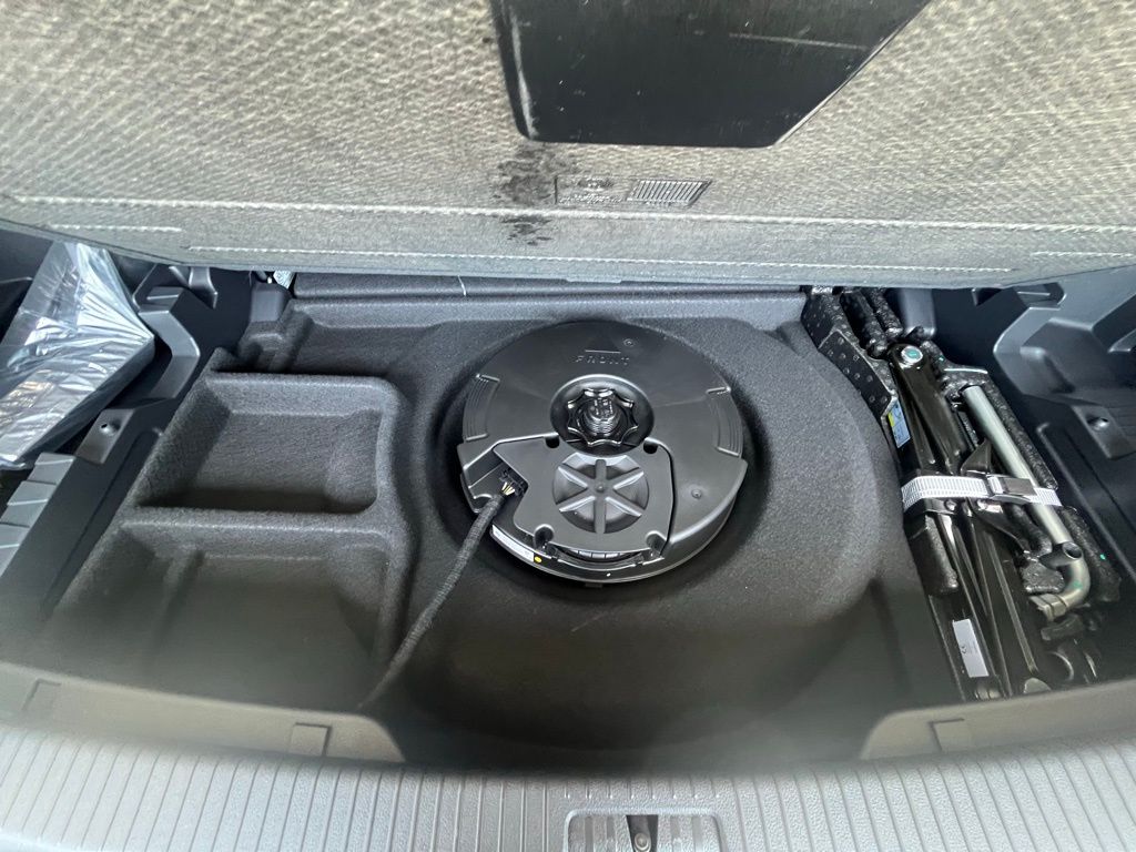 2025 Volkswagen Atlas SEL Premium R-Line photo 27