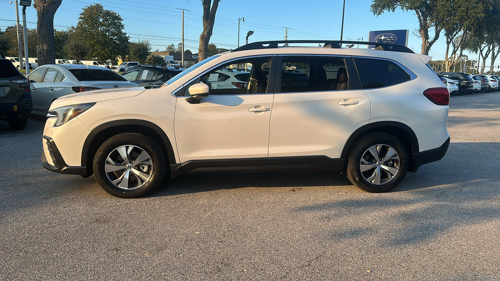 2025 Subaru Ascent Premium photo 2