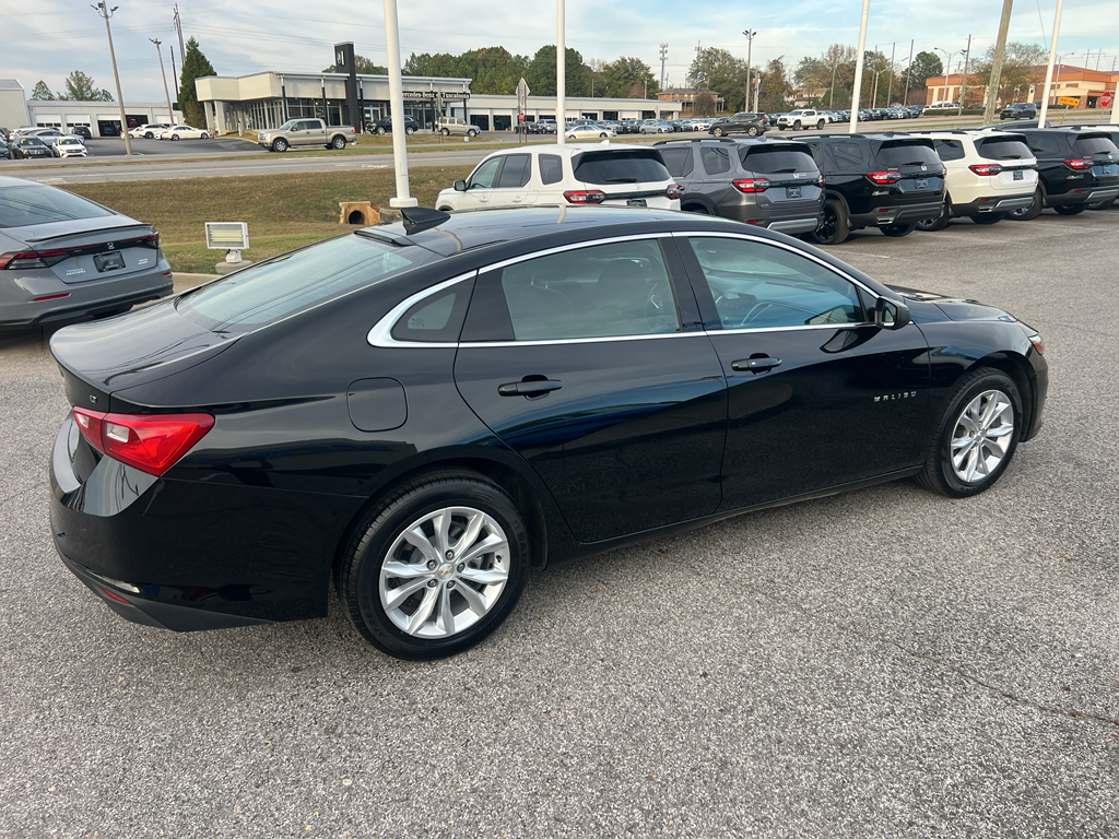 2024 Chevrolet Malibu 1LT photo 3