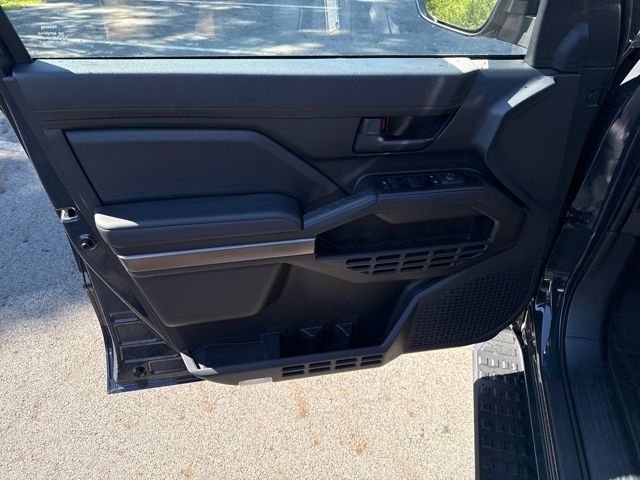 2025 Toyota 4Runner SR5 photo 6