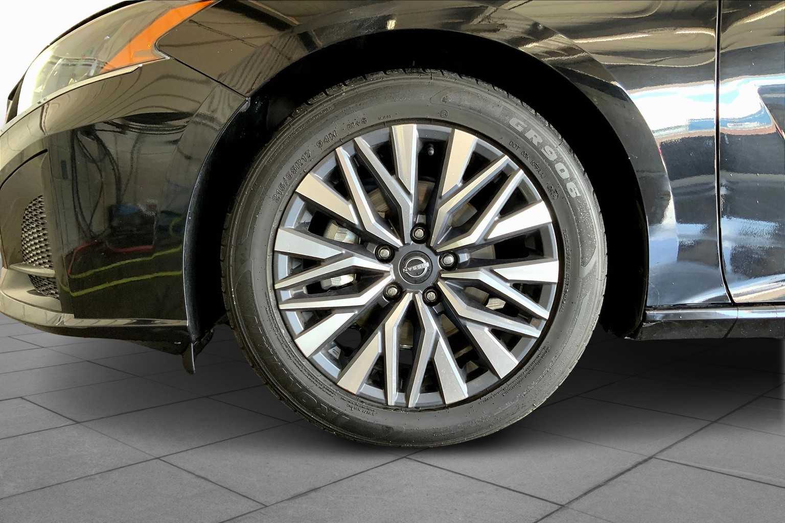 2023 Nissan Altima 2.5 SV photo 10