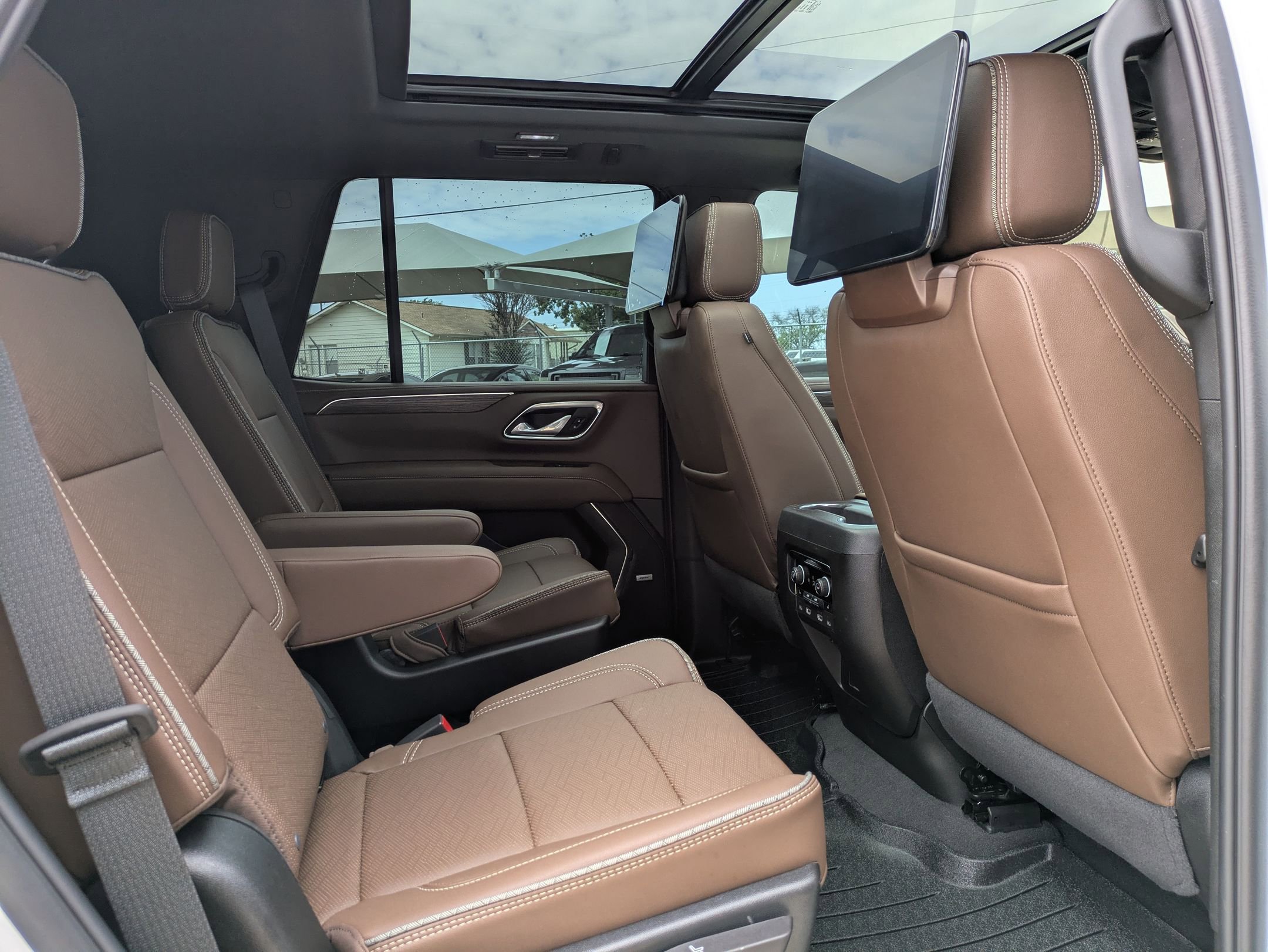 2024 Chevrolet Tahoe High Country photo 28