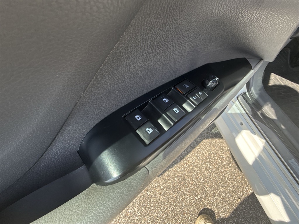2018 Toyota Camry LE photo 15