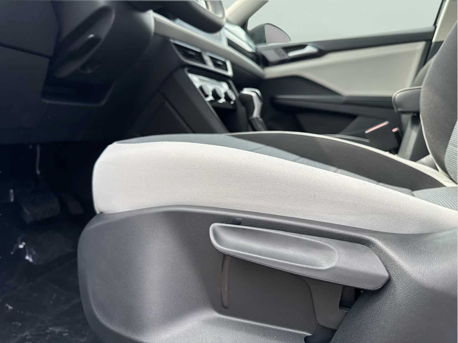 2025 Volkswagen Taos S photo 15