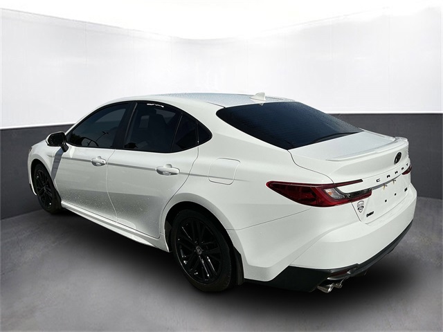 2025 Toyota Camry SE photo 3