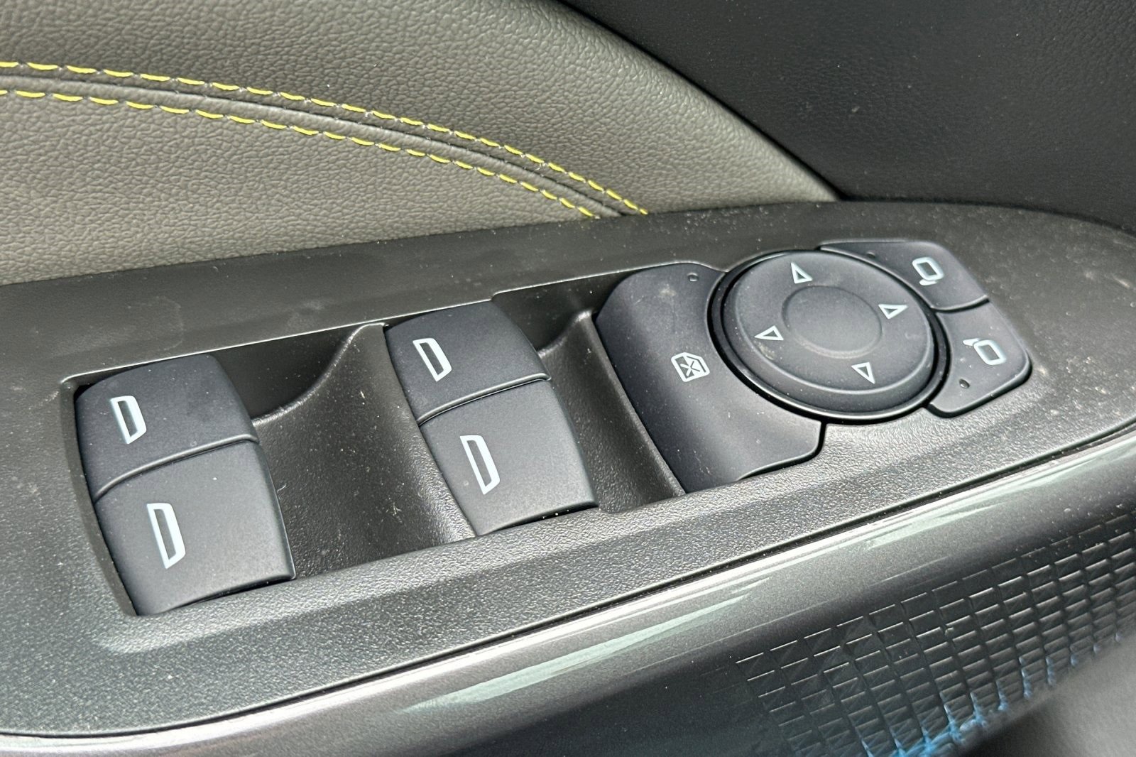 2025 Chevrolet Trax ACTIV photo 12
