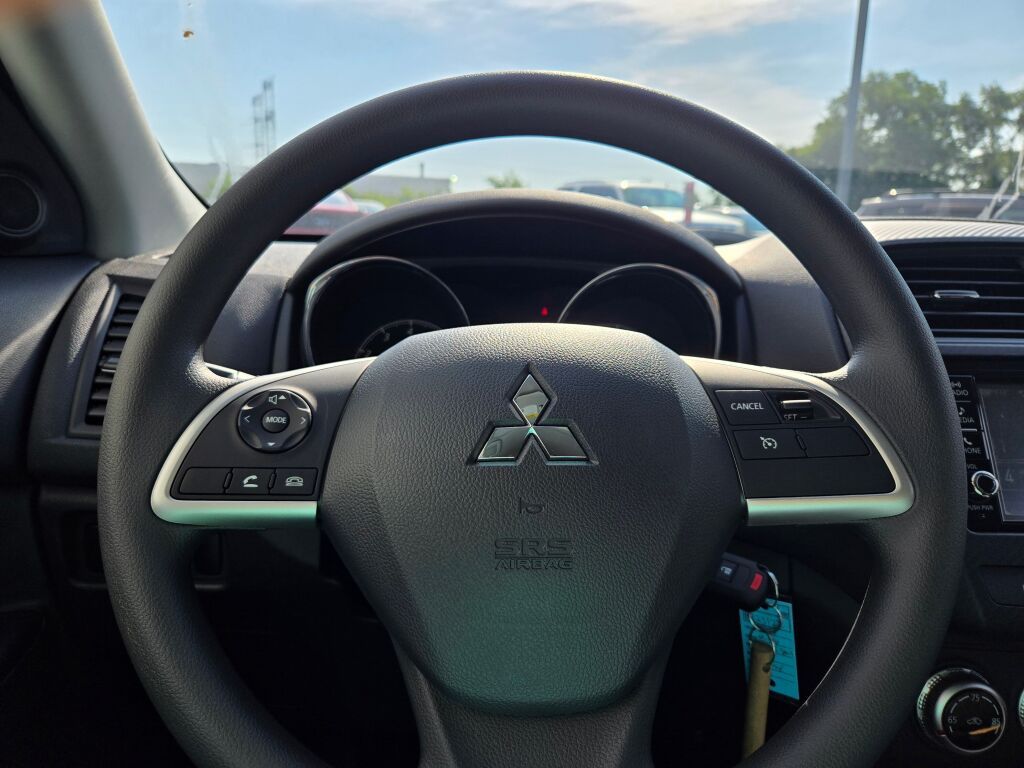 2025 Mitsubishi Outlander Sport ES photo 21