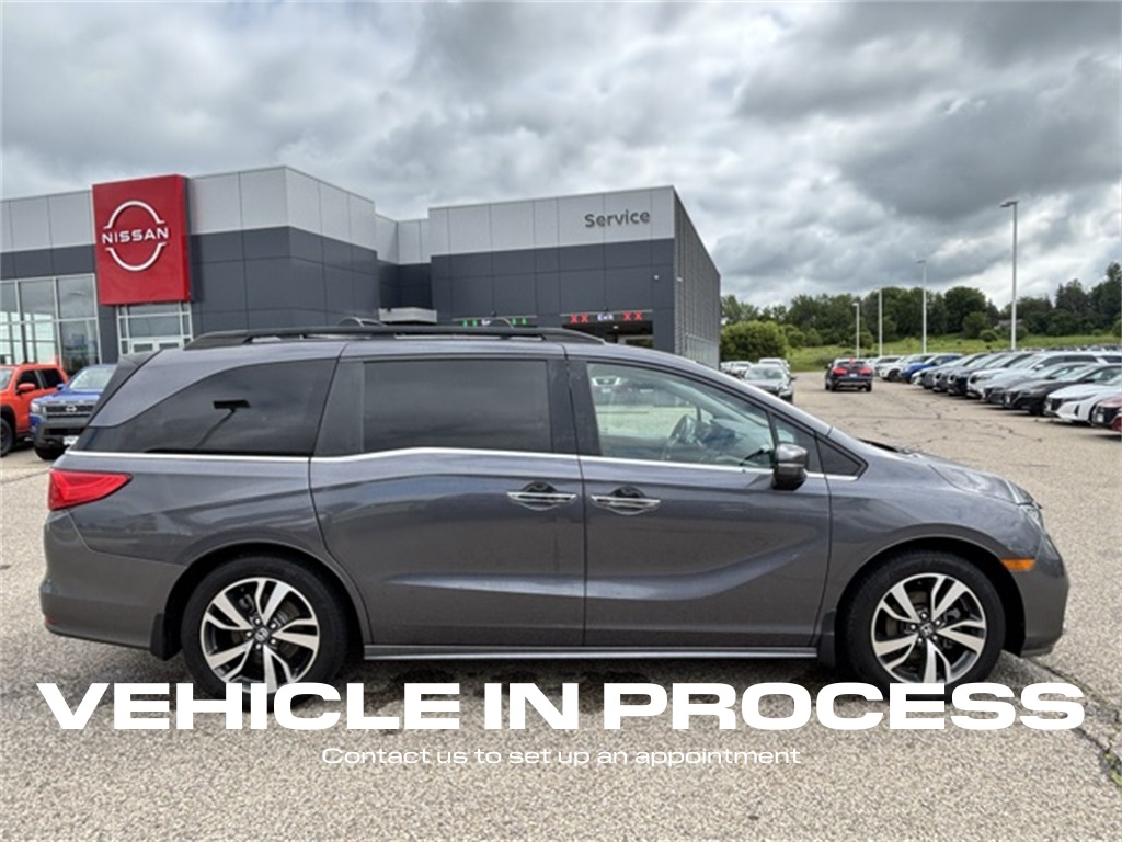 Used 2022 Honda Odyssey Touring with VIN 5FNRL6H84NB027710 for sale in Rochester, Minnesota