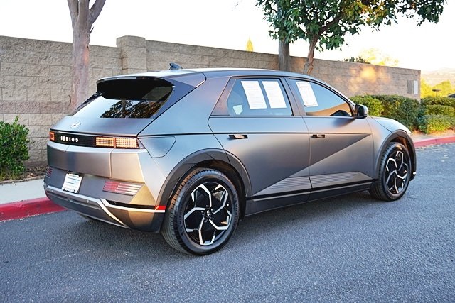 Used 2023 Gray Hyundai SEL image 7