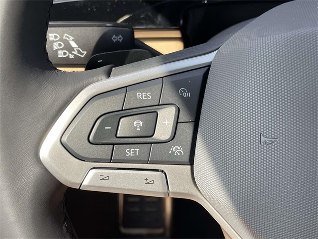 2025 Volkswagen Atlas Cross Sport SEL R-Line photo 31