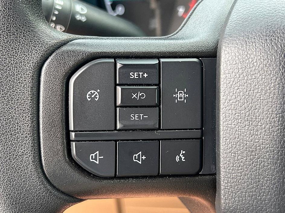 2023 Ford F-150 XLT photo 13