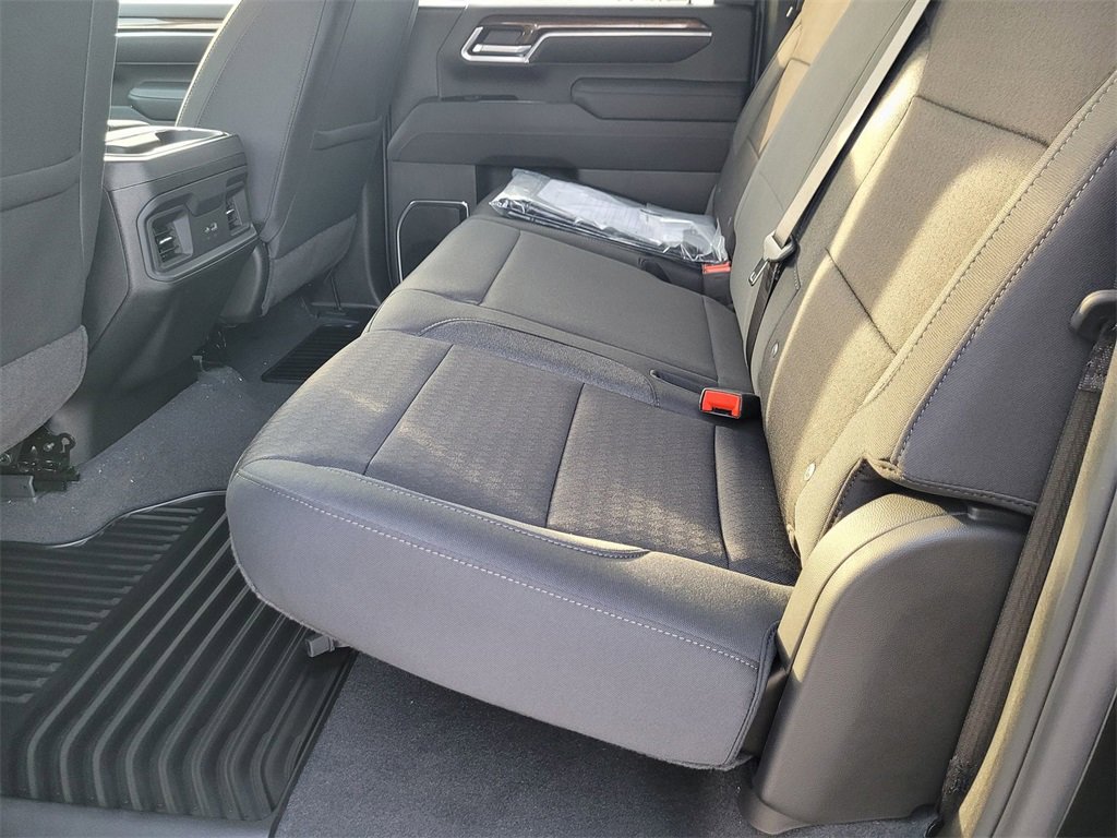 2025 Chevrolet Silverado 2500HD LT photo 7