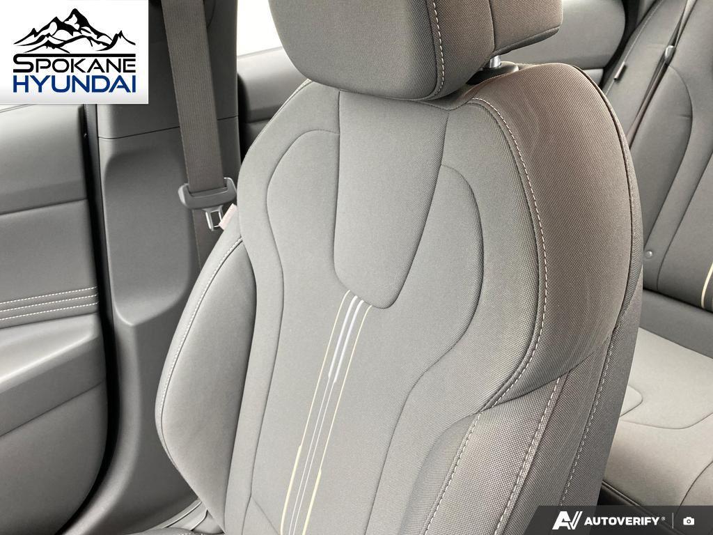 2024 Hyundai Elantra SEL Convenience photo 23