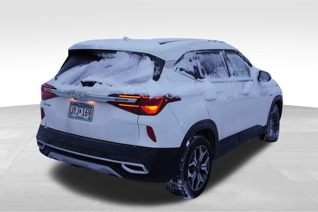 2023 Kia Seltos EX photo 3