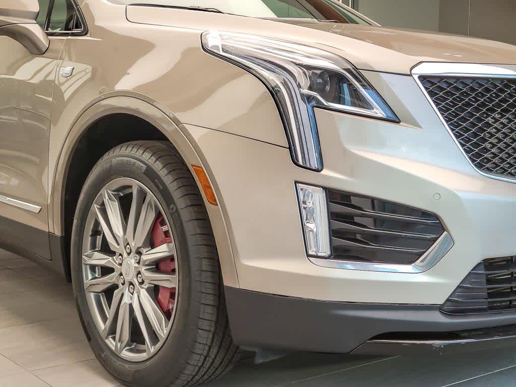 2022 Cadillac XT5 Sport photo 3