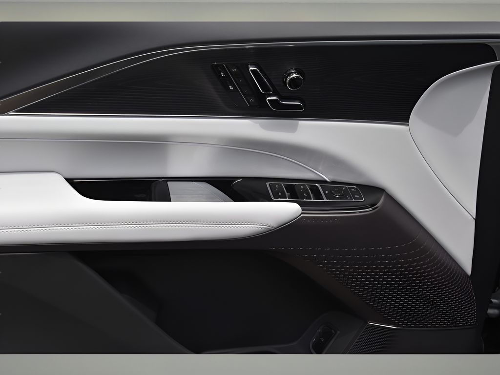 2025 Cadillac Lyriq Luxury photo 22