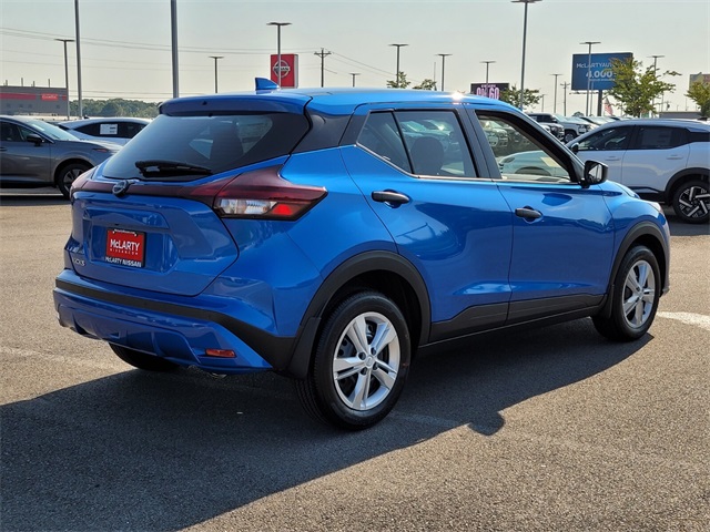 2025 Nissan Kicks Play S photo 2