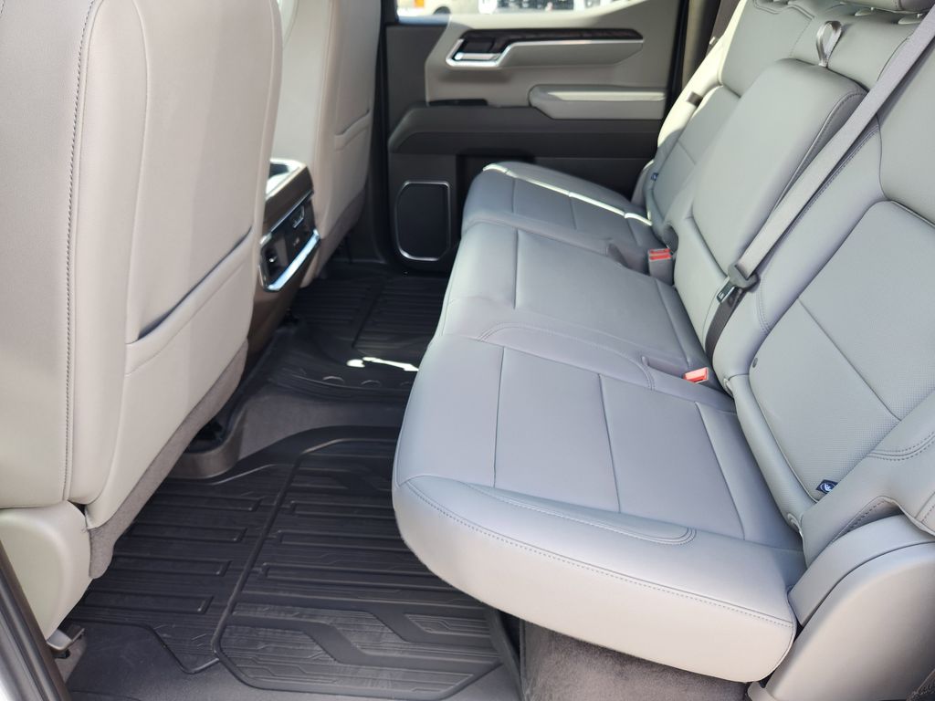2026 Gmc Sierra 1500 SLT photo 18