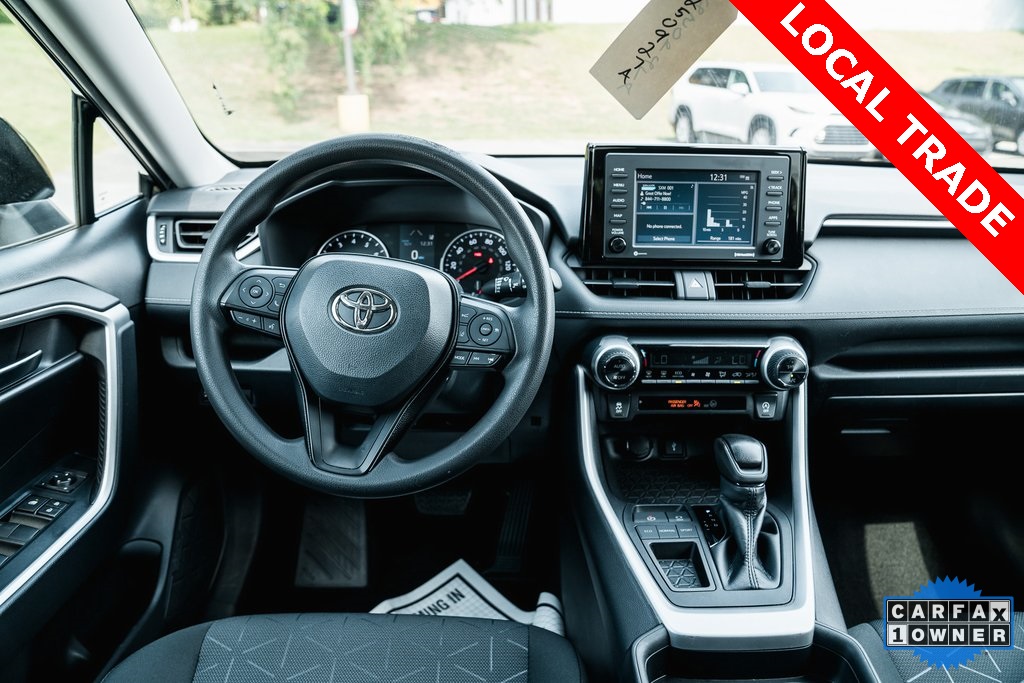 2021 Toyota RAV4 XLE photo 10