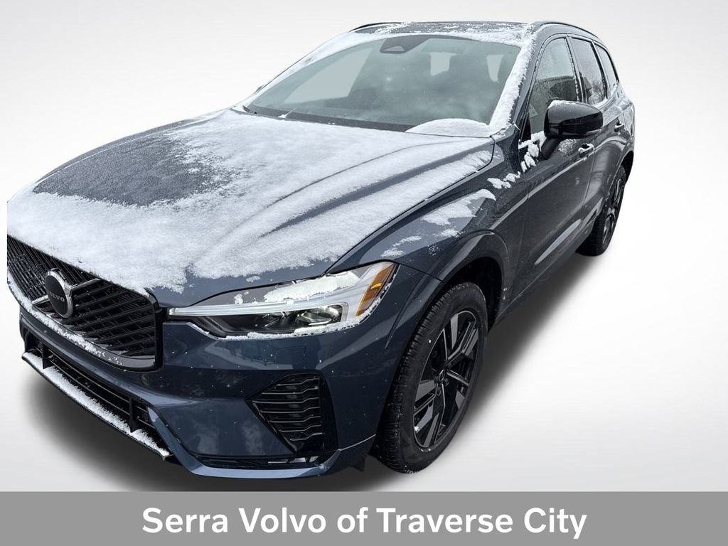 2026 Volvo XC60 Core's photo