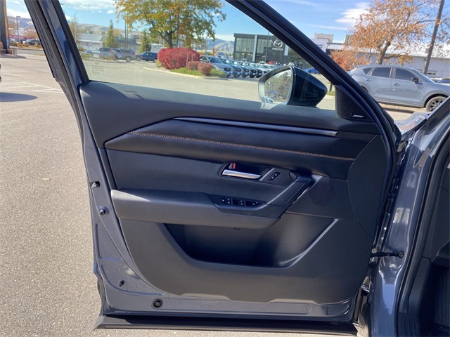 2025 Mazda CX-50 Premium Plus photo 3