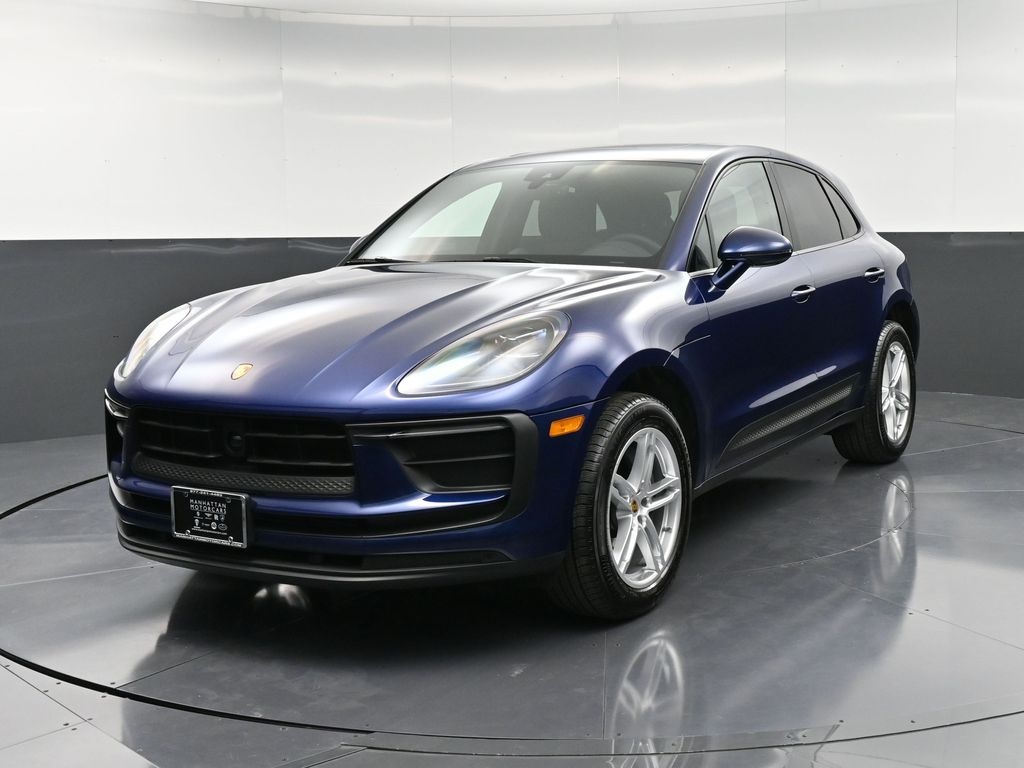2025 Porsche Macan Base's photo