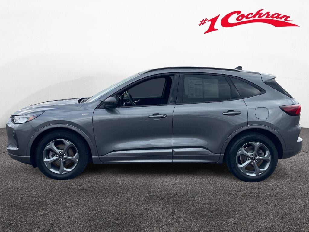 2023 Ford Escape ST-Line photo 4