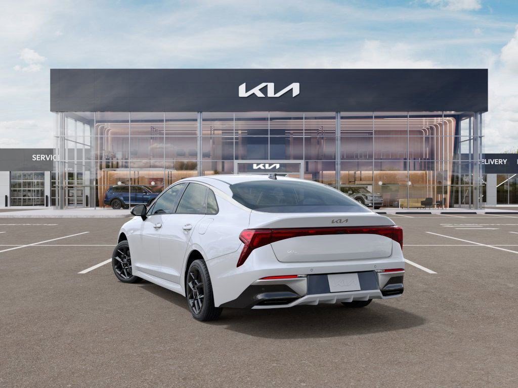 2025 Kia K5 LXS photo 4