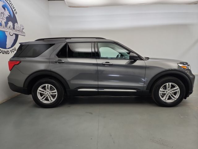 2022 Ford Explorer XLT photo 9