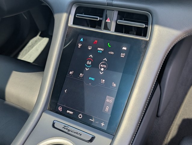 2023 Porsche Taycan photo 15