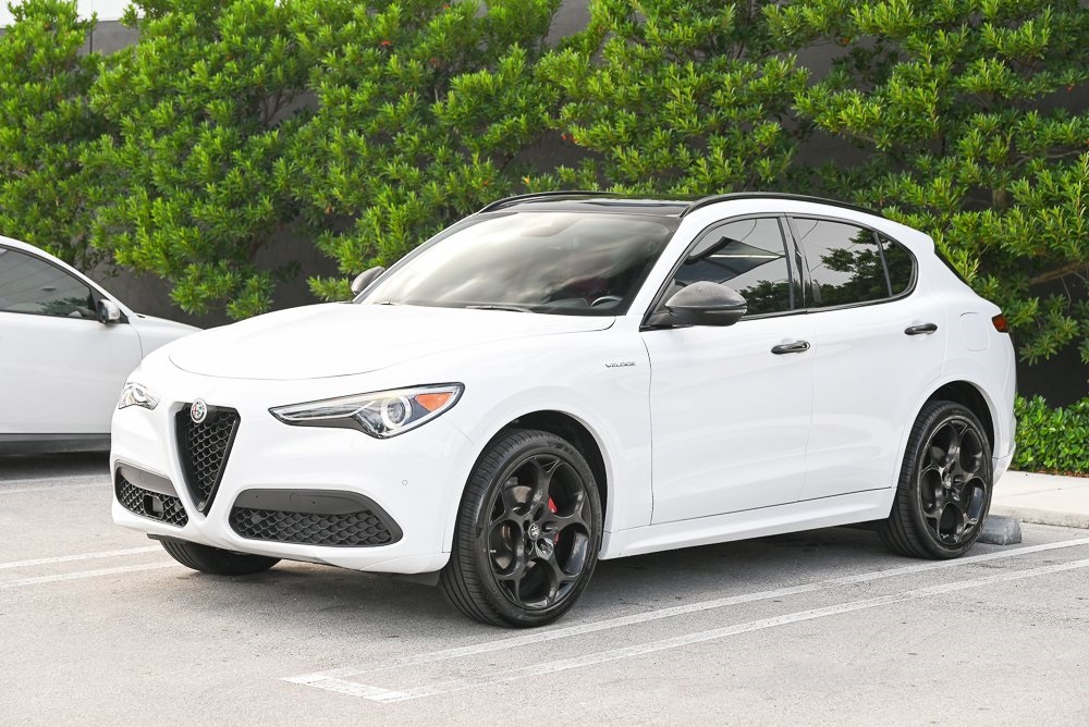 2022 Alfa Romeo Stelvio Ti Veloce's photo