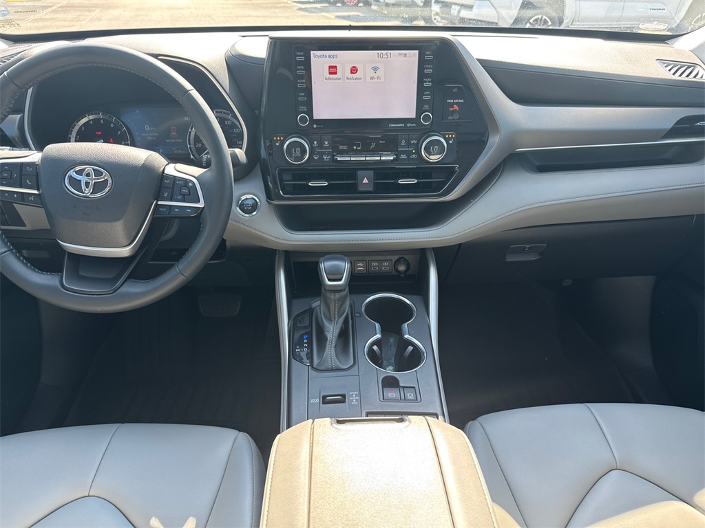 2022 Toyota Highlander XLE photo 22