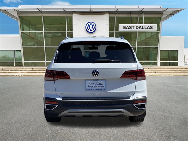 2024 Volkswagen Taos SE photo 4