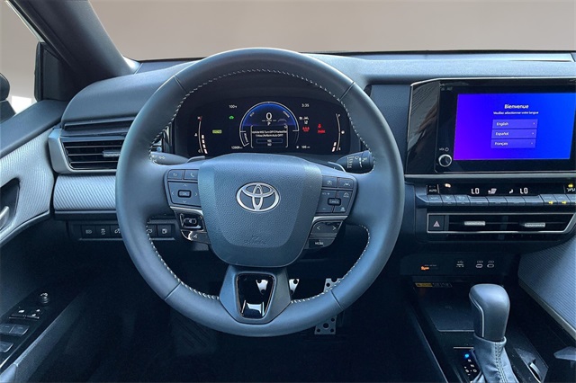 2025 Toyota Camry SE photo 5