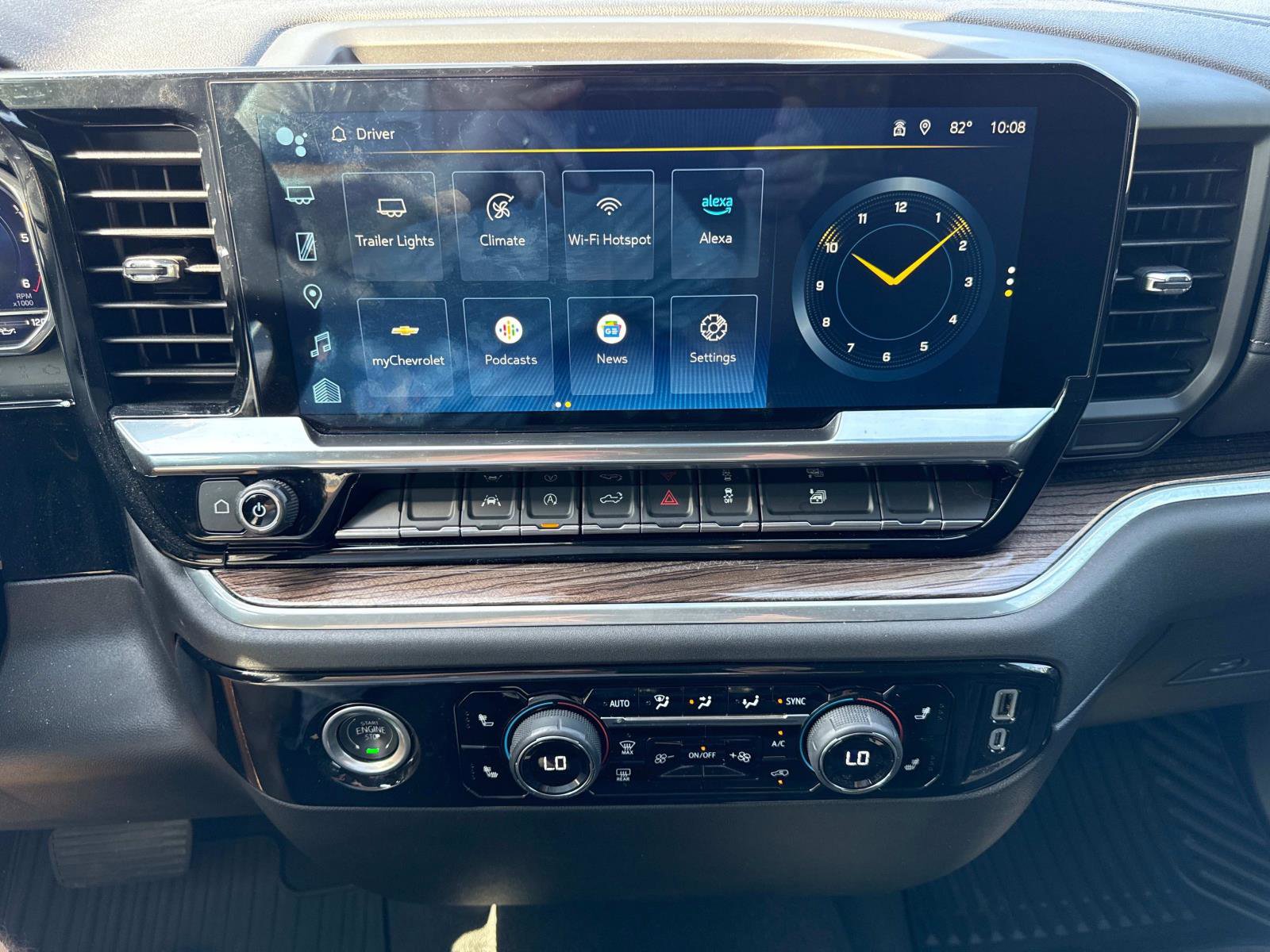 2024 Chevrolet Silverado 1500 RST photo 27