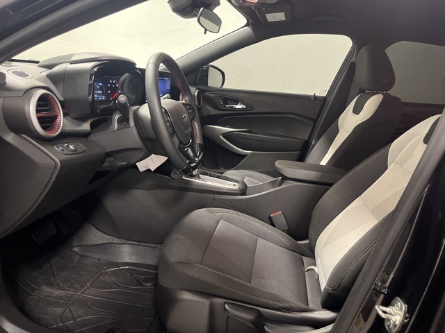 2025 Chevrolet Trax photo 14