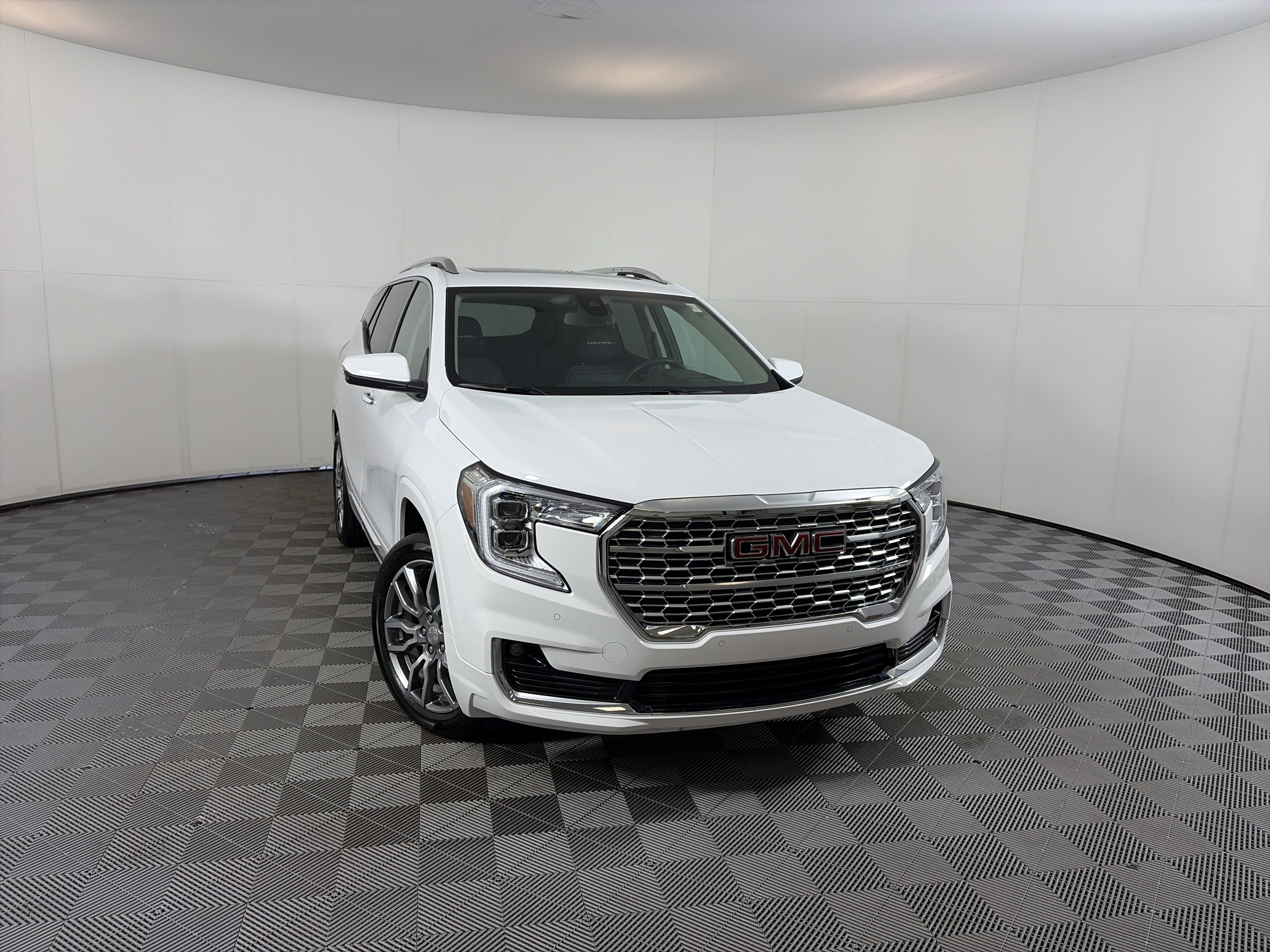 2022 GMC Terrain Denali's photo