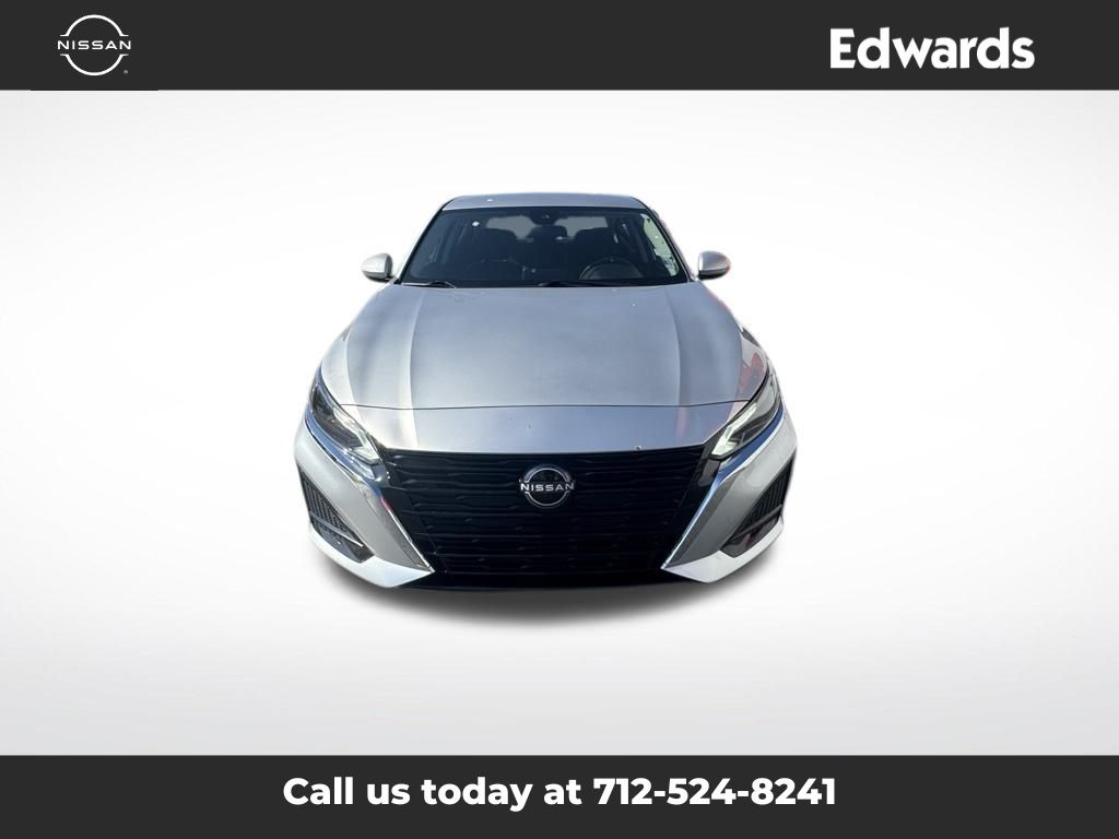 2023 Nissan Altima 2.5 SV photo 6