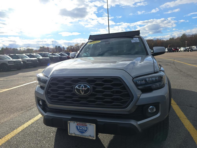 2020 Toyota Tacoma TRD Off-Road photo 2