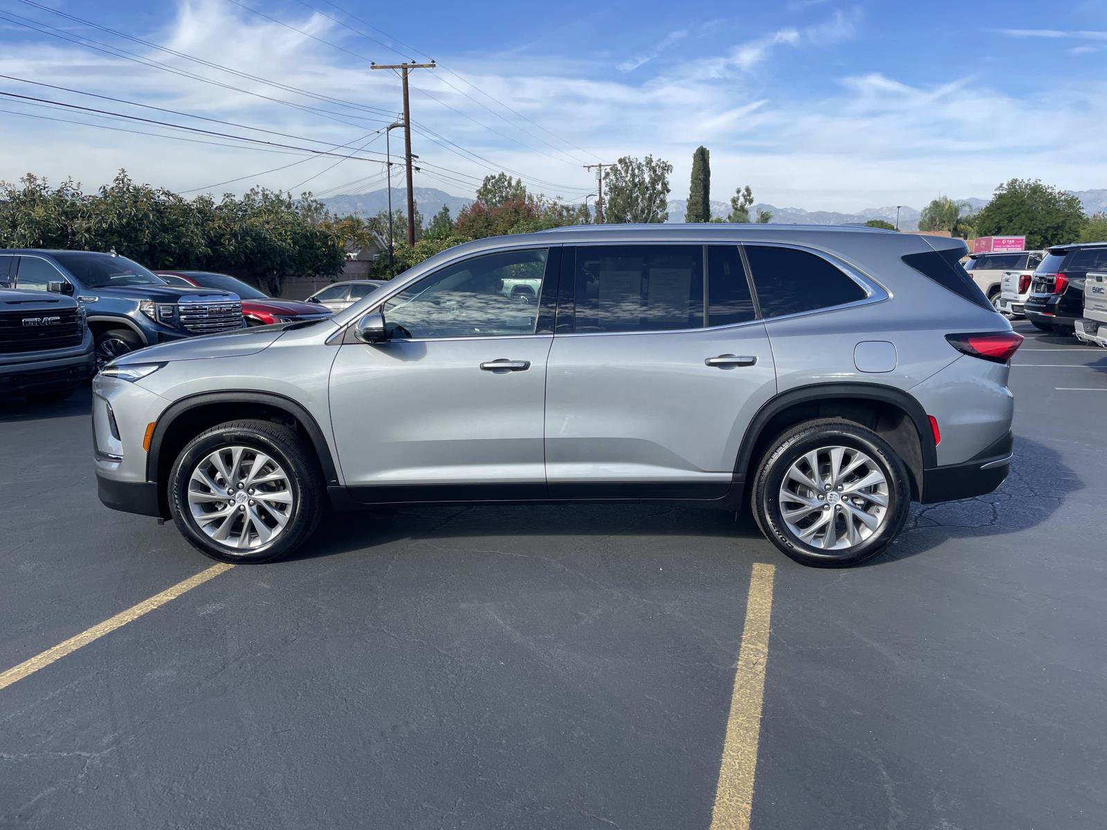 2025 Buick Enclave Preferred photo 4