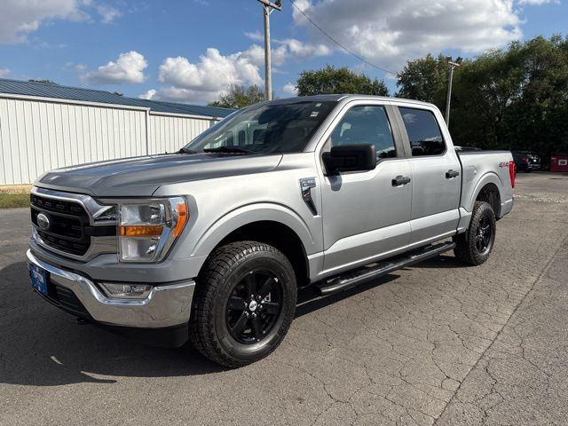 2021 Ford F-150 XLT photo 2