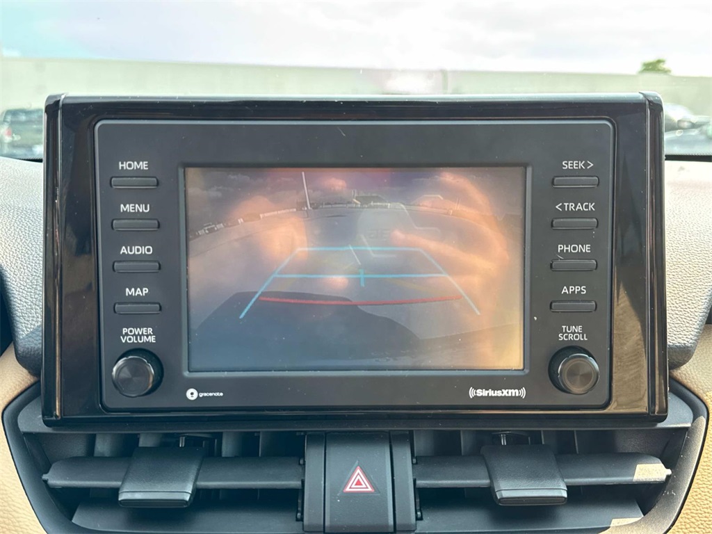 2022 Toyota RAV4 Hybrid XLE photo 26