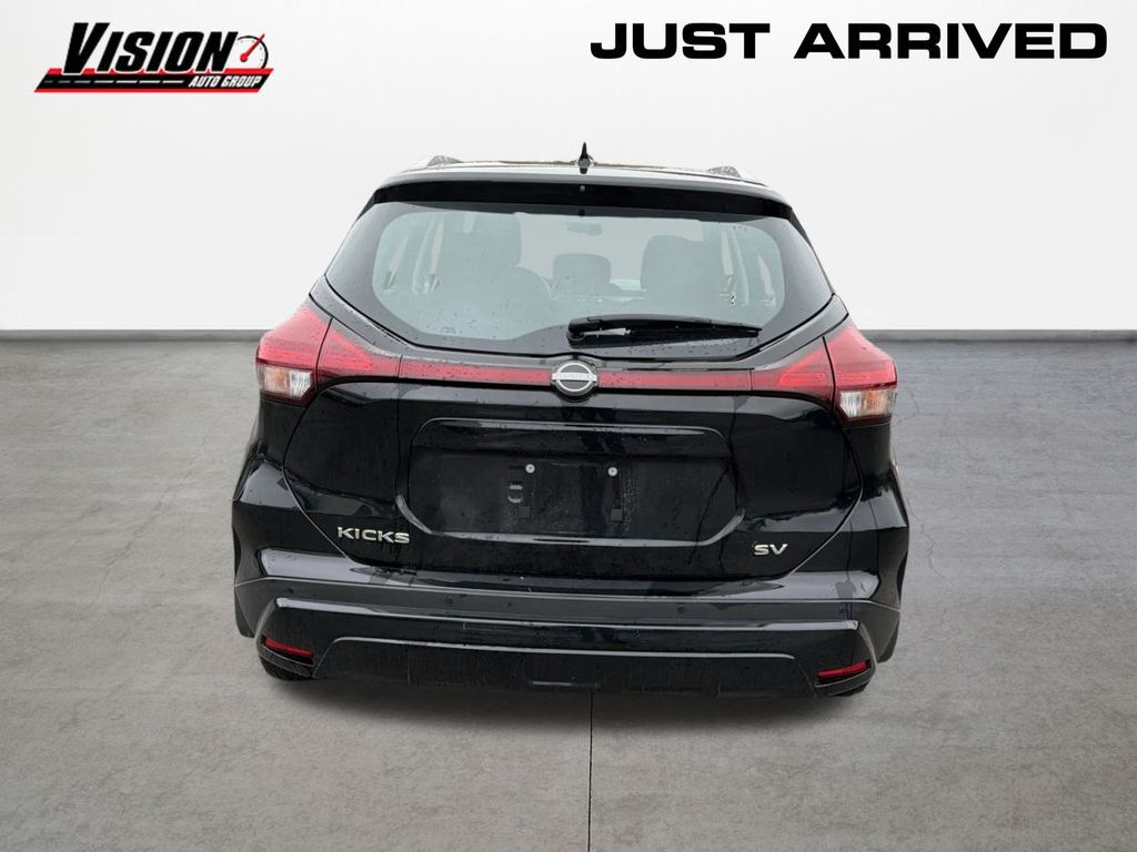 2023 Nissan Kicks SV photo 3