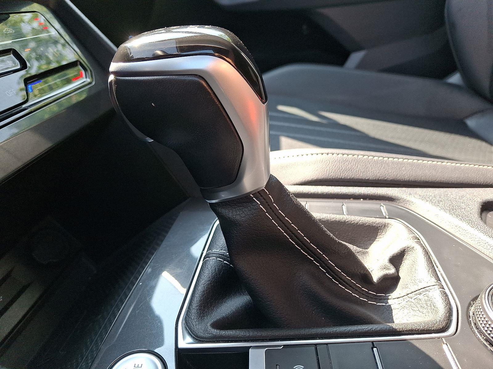 2022 Volkswagen Tiguan SE photo 14
