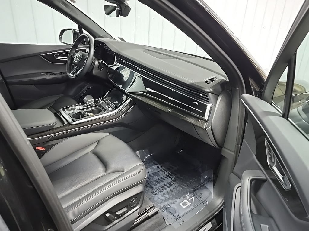 2023 Audi Q7 55 Premium Plus photo 16